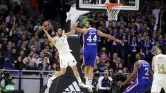 Real Madrid y Anadolu Efes, durante un partido de la Euroliga