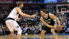 Pau Gasol y Nowitzki, durante un partido