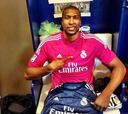 Slaughter ya posa con la nueva camiseta rosa del Madrid
