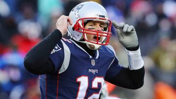 FOXBORO, MA - DECEMBER 31: Tom Brady #12 of the New England Patriots gestures during the second half against the New York Jets at Gillette Stadium on December 31, 2017 in Foxboro, Massachusetts.   Maddie Meyer/Getty Images/AFP
 == FOR NEWSPAPERS, INTERNET