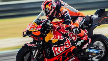 Maverick Viñales sobre la KTM RC16 de MotoGP para 2026.