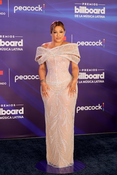 La Insuperable posa en la alfombra roja de los Premios Billboard de la Música Latina 2025.
