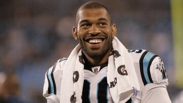 Julius Peppers está indeciso por su futuro en la NFL