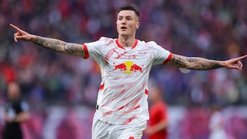 Benjamin Sesko, marcando un gol con el Leipzig