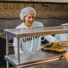Muguruza y Ferrer muestran su lado más solidario en Miami