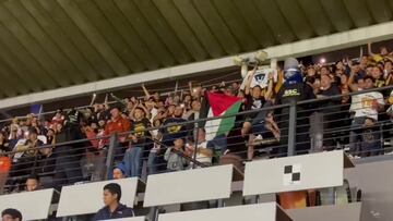 Afición de Pumas luce bandera de Palestina tras vencer a Cruz Azul en el Azteca