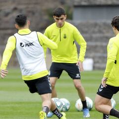 Duelo de polos opuestos