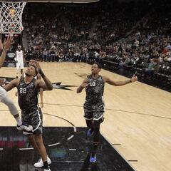 Tobias Harris roza el triple-doble y los Clippers toman San Antonio