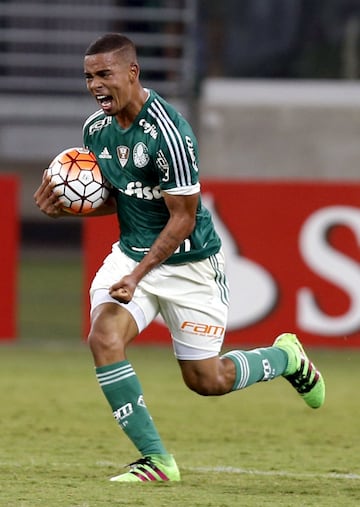 4. Gabriel Jesus (Palmeiras para M.City, 2016): 32 millones. 