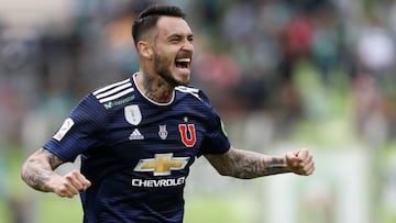 Futbol, Santiago Wanderers vs Universidad de Chile
Duodecima fecha, campeonato de Transicion 2017
El jugador de Universidad de Chile Mauricio Pinilla celebra el triunfo contra Santiago Wanderers tras el partido de primera division disputado en el estadio Elias Figueroa de Valparaiso, Chile.