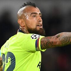 Arturo Vidal también dio el susto tras el partido ante el PSV