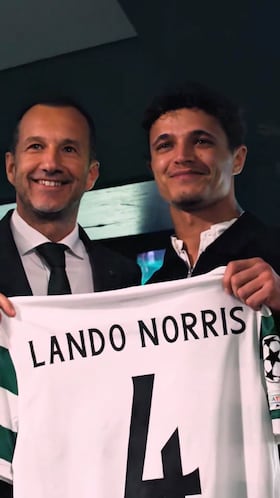 Tuvo su correspondiente recorrido y se llevó la camiseta del club con su nombre.