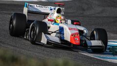 &Aacute;lex Palou con el coche del Teo Mart&iacute;n Motorsport durante los test de la F&oacute;rmula V8 3.5 en Jerez.