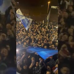 ¡Sí lo quieren! Así se desvive la afición del Napoli por el ‘Chucky’ Lozano