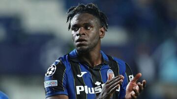 Duv&aacute;n Zapata en un partido de Atalanta en Champions League