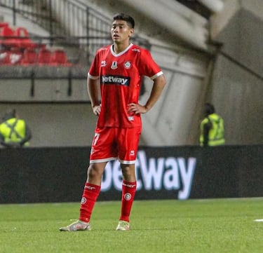 Fue papá, llegó a Primera y sueña con la Roja: “Mis referentes son Isla y Alexander-Arnold”