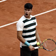 Alcaraz se hace grande ante Shelton y vuelve a cuartos