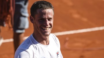 BUENOS AIRES, ARGENTINA - MARCH 07: Diego Schwartzman of Argentina celebrates after winning the Men&#039;s Singles Final match against Francisco Cerundolo of Argentina as part of day 7 of ATP Buenos Aires Argentina Open 2021 at Buenos Aires Lawn Tennis Club on March 7, 2021 in Buenos Aires, Argentina. (Photo by Marcelo Endelli/Getty Images)