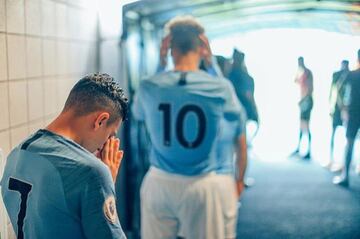 Poveda es hijo de padres colombiano, y a pesar de jugar con las selecciones juveniles de Inglaterra, ha manifestado que su sueño es vestir la camiseta de la Selección Colombia. 