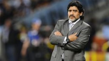 Maradona y Bielsa aspiran a dirigir la selección peruana