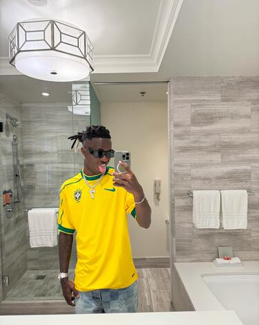 El delantero del Real Madrid no deja de sorprender a sus millones de seguidores con sus cambios de peinado. Esta vez se ha viralizado en redes su nuevo 'look'  que está luciendo en el Mundial de Clubes 2025, el cual ha provocado numerosos comentarios.