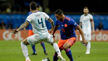 Luis Fernando Muriel agradeci&oacute; a Duv&aacute;n Zapata por el gesto que tuvo tras anotar en el partido ante Qatar