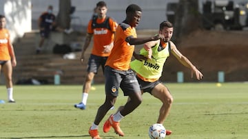 21/08/20
 VALENCIA CF
 CIUDAD DEPORTIVA
 PRETEMPORADA
 ENTRENAMIENTO
 YUNUS MUSAH
 GAYA
 
 
 
 
 
 
 
 
 
 
 
 
 
 
 
 
 
 
 
 
 
 
 
 
 