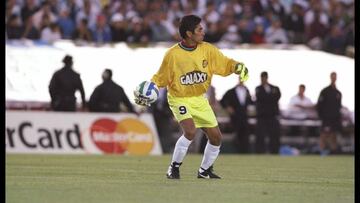 Jorge Campos jugando con el Galaxy.