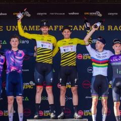 La Cape Epic arranca fuerte: aviso de Beers y pinchazo de Schurter