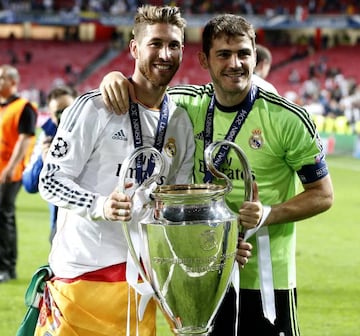 Ramos, con Casillas tras ganar la Champions al Atleti.