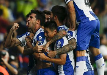 El futbolista de Osuna, de 34 años, es un one club man del Espanyol con el que ha jugado 281 partidos con el primer equipo y dos con el filial..
