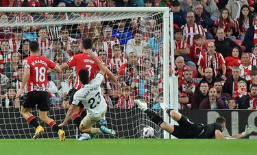 En el partido ante el Athletic, el canterano valencianista marcó el primer gol con una definición perfecta ante Unai Simón. Además, se encargó de dar la asistencia a Hugo Duro para conseguir adelantar a su equipo.