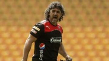 Leonel Álvarez piensa en la victoria en el Atanasio ante Junior