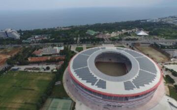 Antalya Arena, ubicado en Turquía con capacidad para 33 mil espectadores 