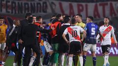 River no pudo con la resistencia de Vélez