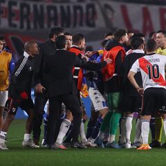 River no pudo con la resistencia de Vélez