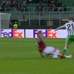 Samu Castillejo perdió los papeles: vean su entradón a Lo Celso en el 94'