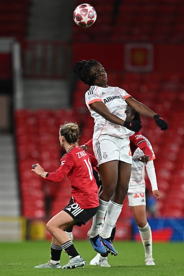 Tanikawa rinde Old Trafford en el debut de Champions de Edna