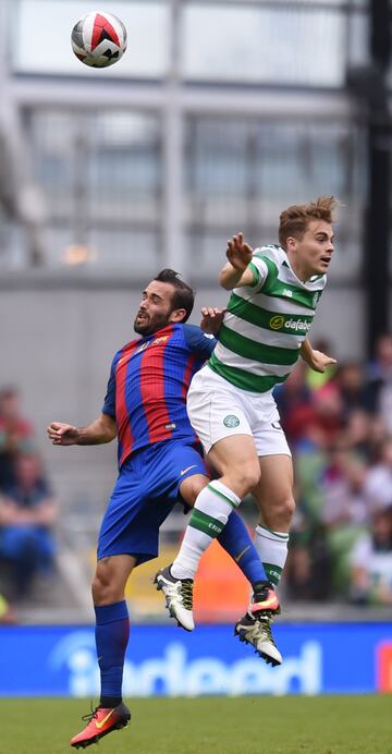 Aleix Vidal y James Forrest