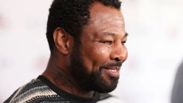 Sugar Shane Mosley draws criticism for stepping back into the ring