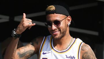 Neymar, ausente contra el Amiens por descanso, está en Portugal con un amigo surfero