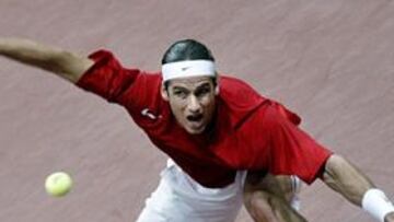 <B>FULMINADO. </B>Feliciano no pudo en ningún momento con Mertinak.