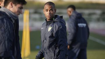 Diego Rolan, entren&aacute;ndose con el M&aacute;laga.