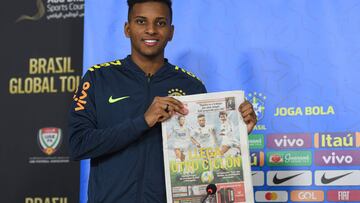 Rodrygo posa con la portada de AS en la convocatoria con Brasil.