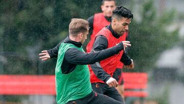 Falcao Garc&iacute;a, delantero del Galatasaray, no pudo terminar la pr&aacute;ctica por una dolencia muscular. Ma&ntilde;ana ser&aacute; evaluado para determinar la lesi&oacute;n