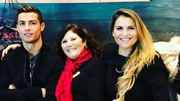 Cristiano Ronaldo con su madre y su hermana, Dolores y Katia Aveiro