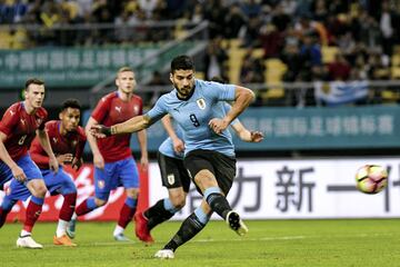 Edad: 31 años, 1 mes y 30 días
Partido: Uruguay 2-0 República Checa. Jugado el 23 de marzo de 2018, partido de semifinales de la China Cup.