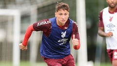 Luciano Arriagada, otra vez