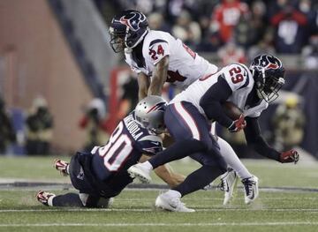 Interceptando un pase de Tom Brady y dejándolo en una buena posición de campo para que Novak anotase un nuevo FG y metiese el miedo en el cuerpo a los de casa.