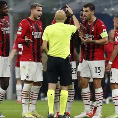 Italia, enfurecida con Cakir: "Robo al Milan, penalti inexistente"